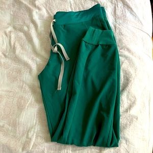 FIGS Zamora Jogger Scrub Pant in Hunter Green, Size M